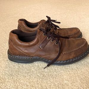 Men’s brown Hush Puppies shoes, size 11M